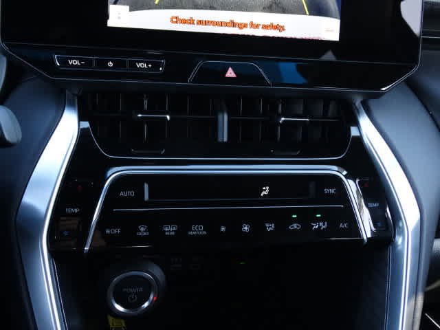 Certified 2024 Toyota Venza XLE image 26