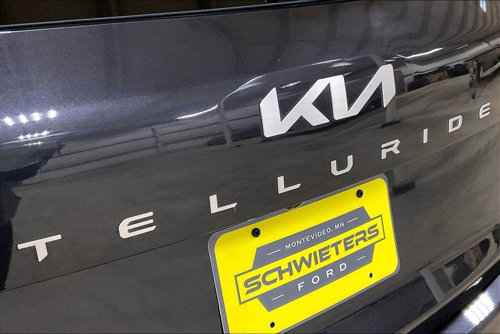 Used 2025 Kia Telluride S image 8