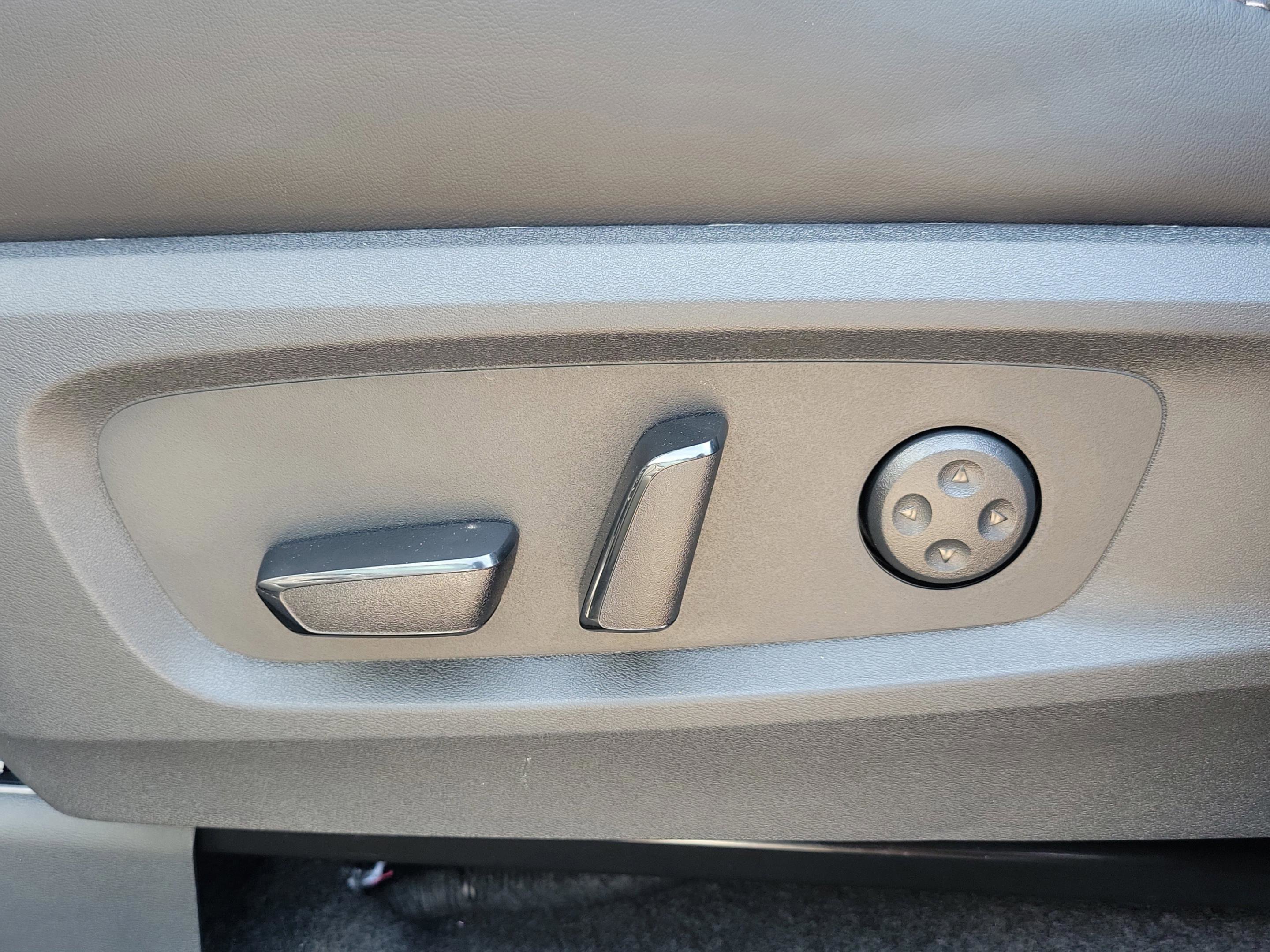 New 2026 INFINITI QX60 Sport w/ Dark Cargo Package image 18