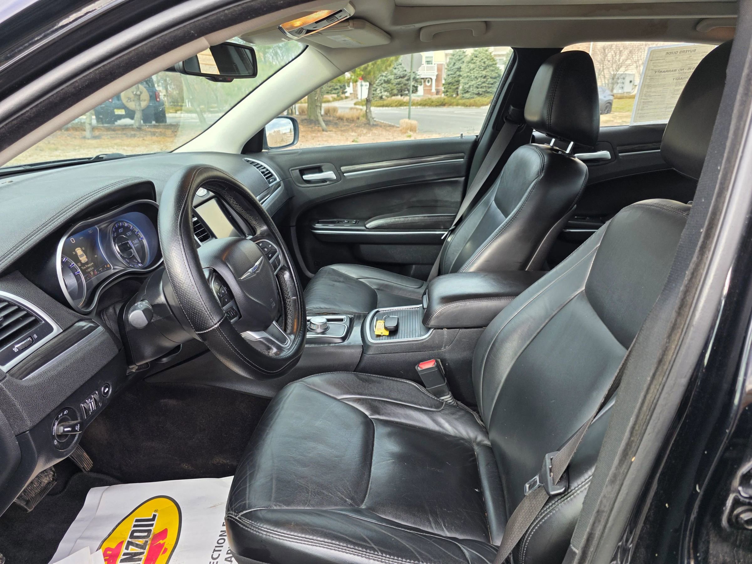 Used 2018 Chrysler 300 Touring L RWD image 9