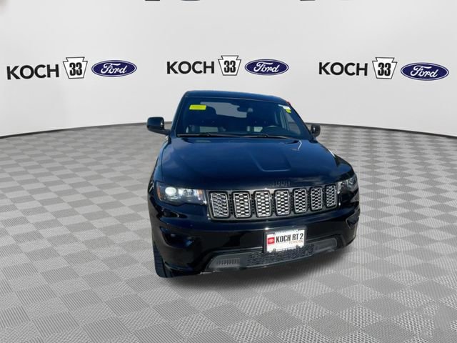 Used 2021 Jeep Grand Cherokee Laredo X image 3