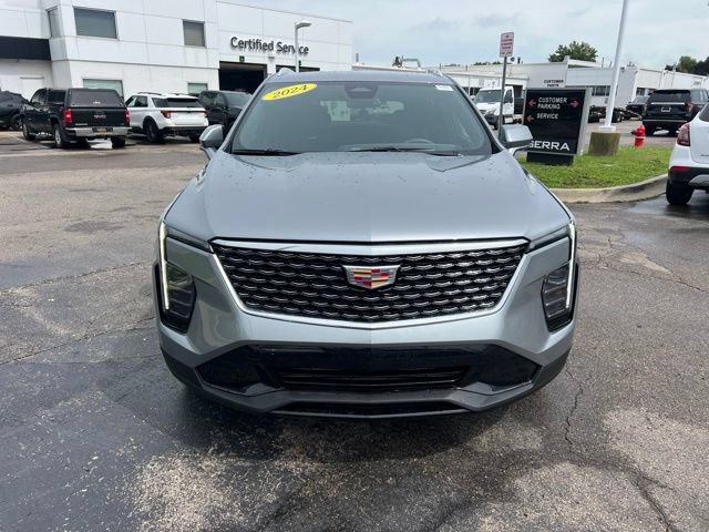 Used 2024 Cadillac XT4 Premium Luxury AWD/4WD image 2
