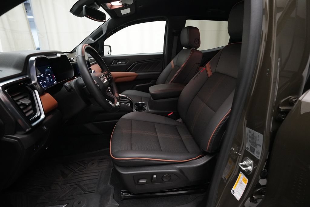 Used 2024 GMC Canyon AT4 w/ Canyon Safety Plus Package AWD/4WD image 7