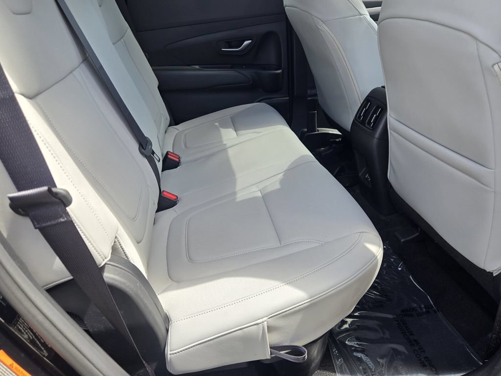 Certified 2026 Hyundai Santa Cruz SEL FWD image 15