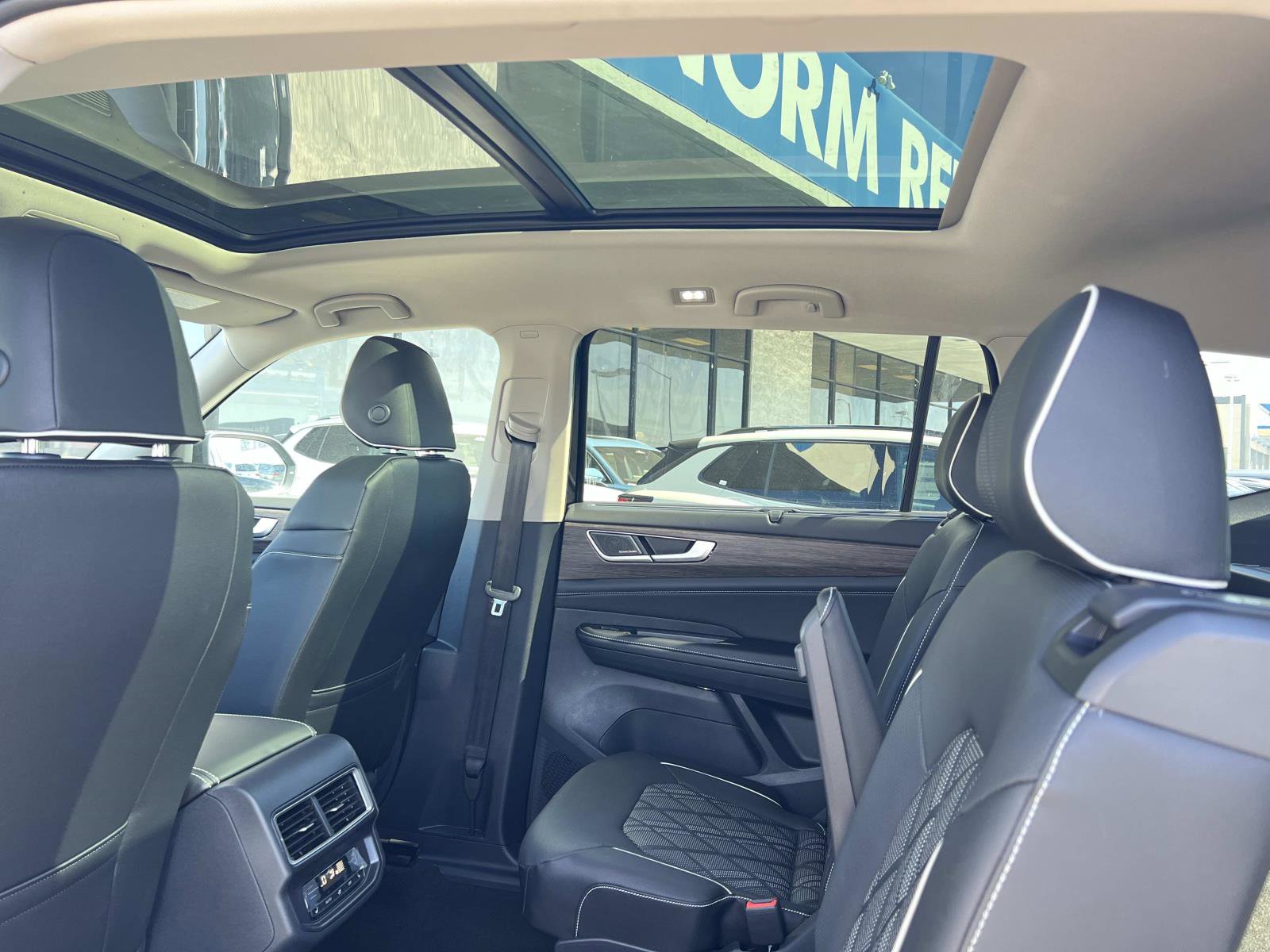 New 2026 Volkswagen Atlas SEL Premium R-Line image 25