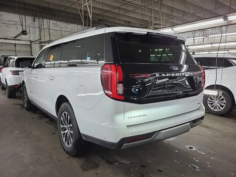 Used 2025 Ford Expedition Max Platinum AWD/4WD image 4