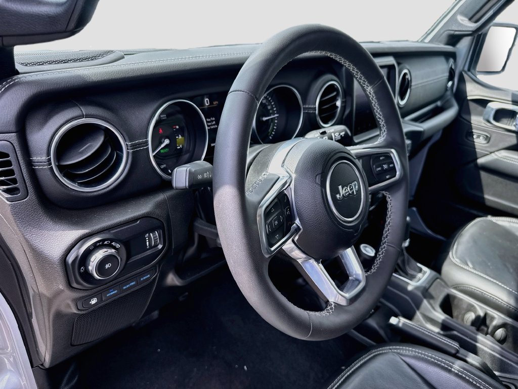 Used 2023 Jeep Wrangler Unlimited Sahara w/ Cold Weather Group AWD/4WD image 10