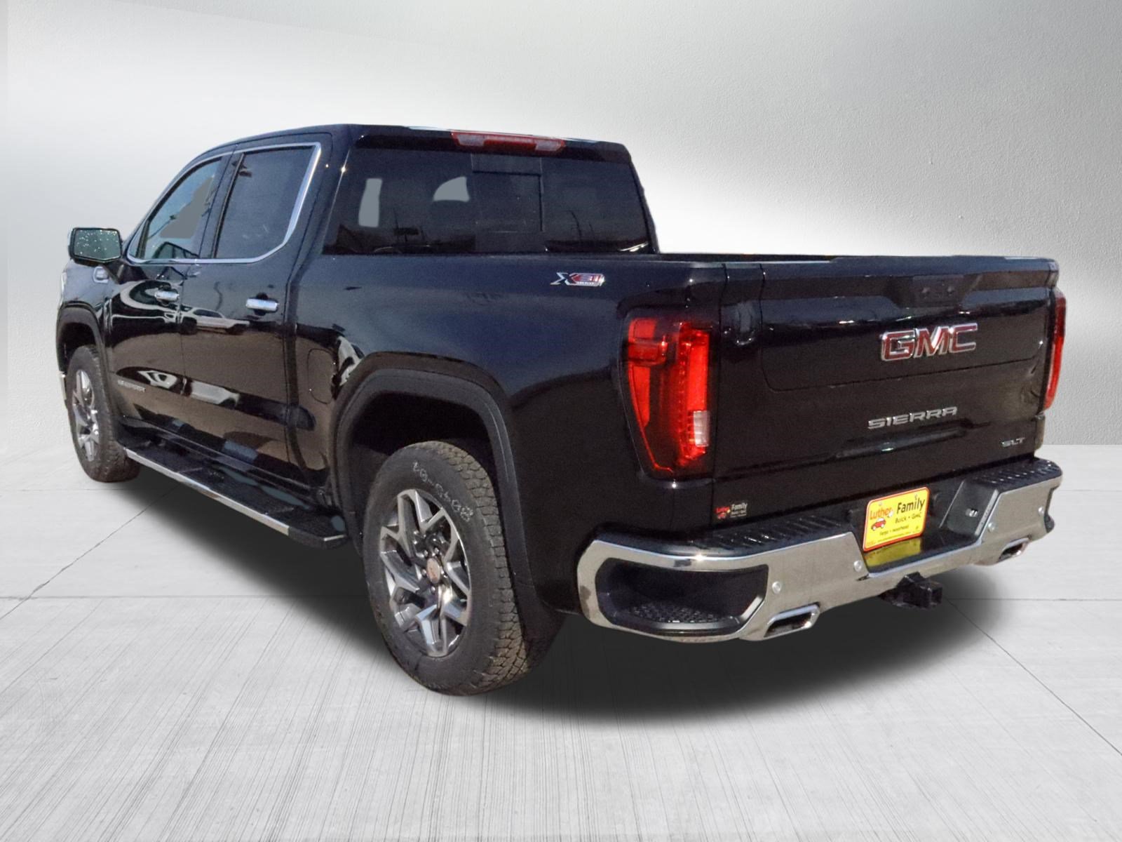New 2026 GMC Sierra 1500 SLT w/ SLT Premium Plus Package AWD/4WD image 5