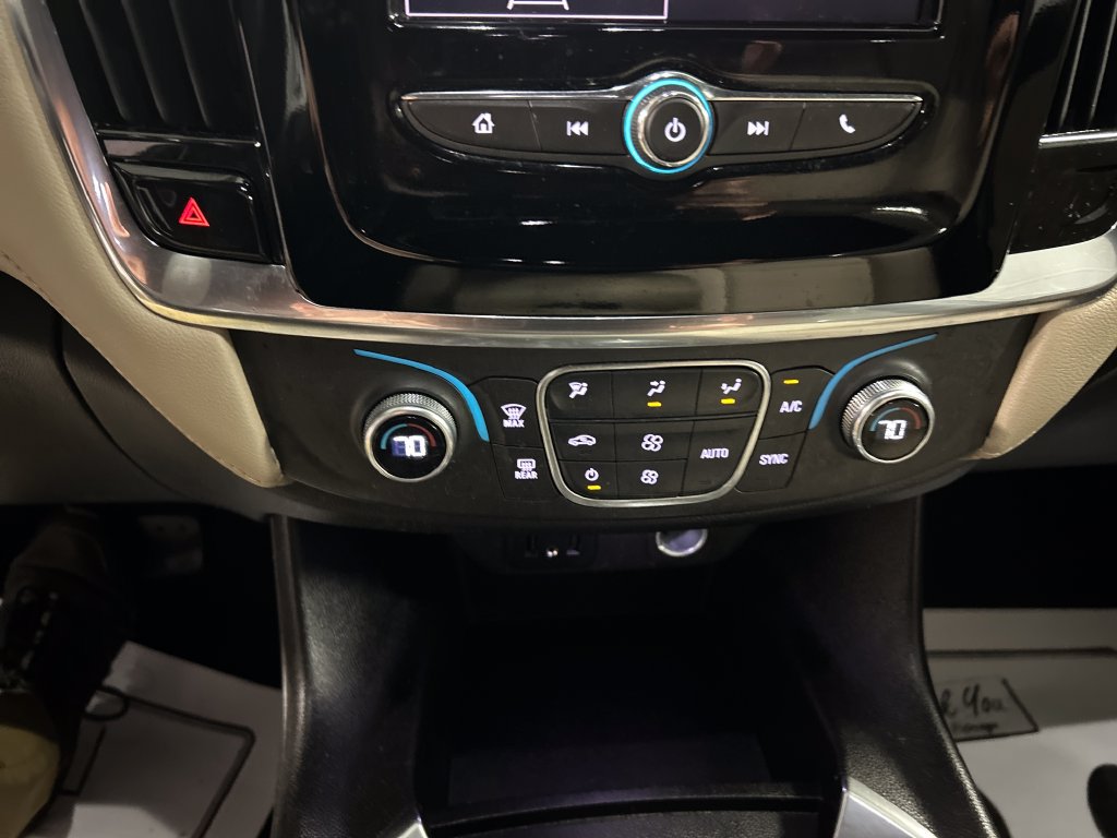 Used 2023 Chevrolet Traverse LS w/ Midnight/Sport Edition FWD image 19