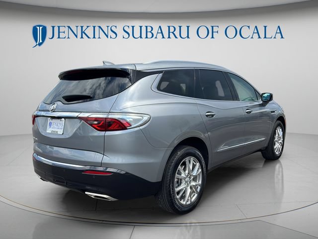 Used 2023 Buick Enclave Premium w/ Experience Buick Package FWD image 3