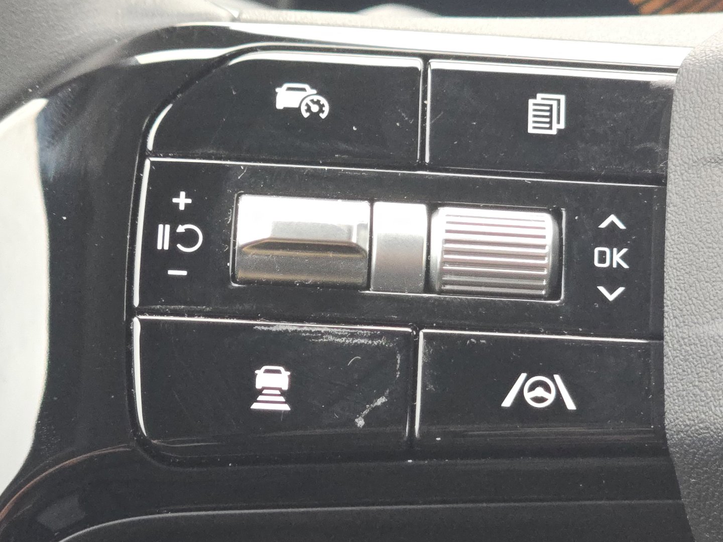 Used 2026 Kia Sorento LX FWD image 29