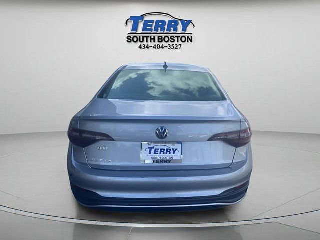 Used 2024 Volkswagen Jetta S image 3
