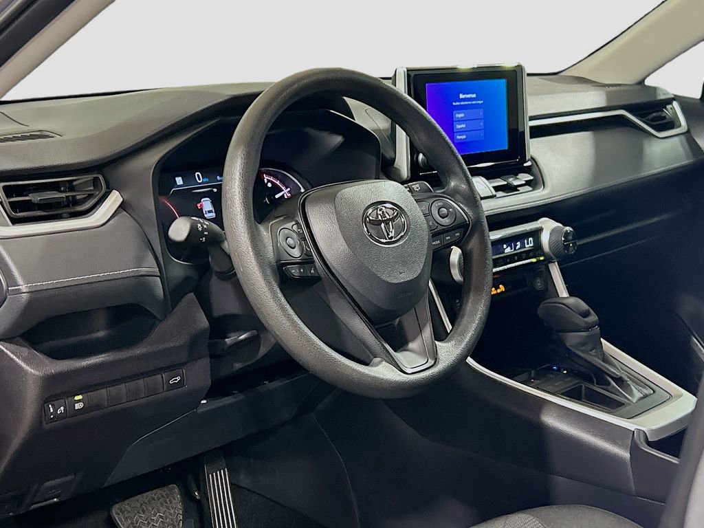Used 2025 Toyota RAV4 XLE image 7