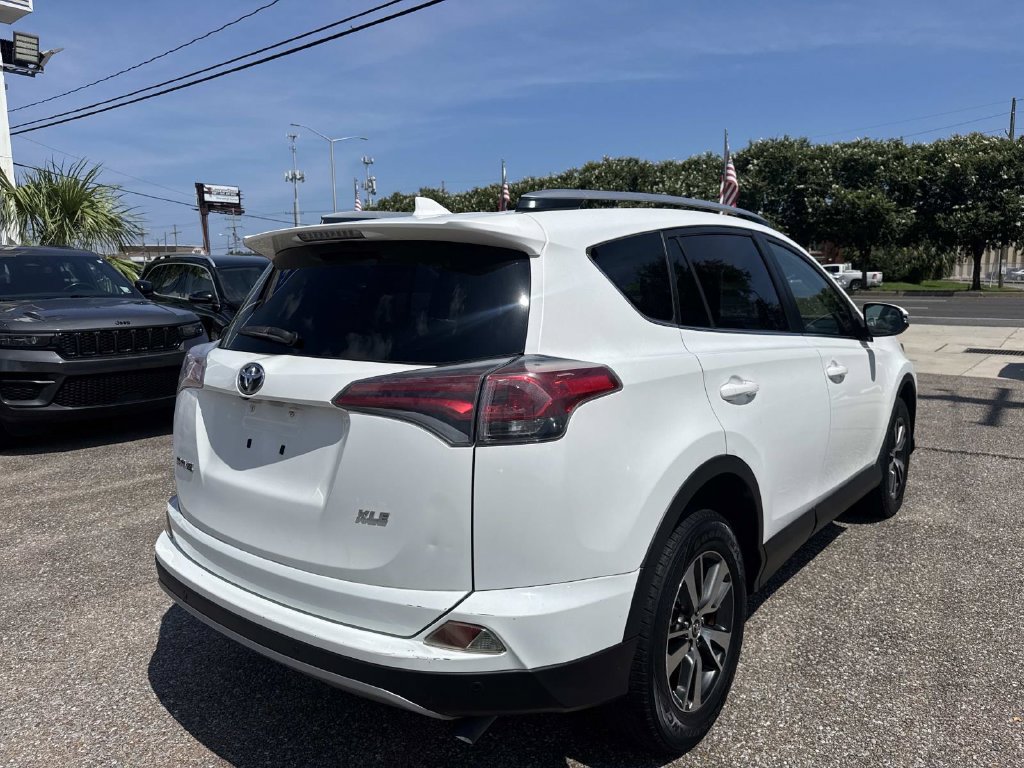 Used 2017 Toyota RAV4 XLE FWD image 8