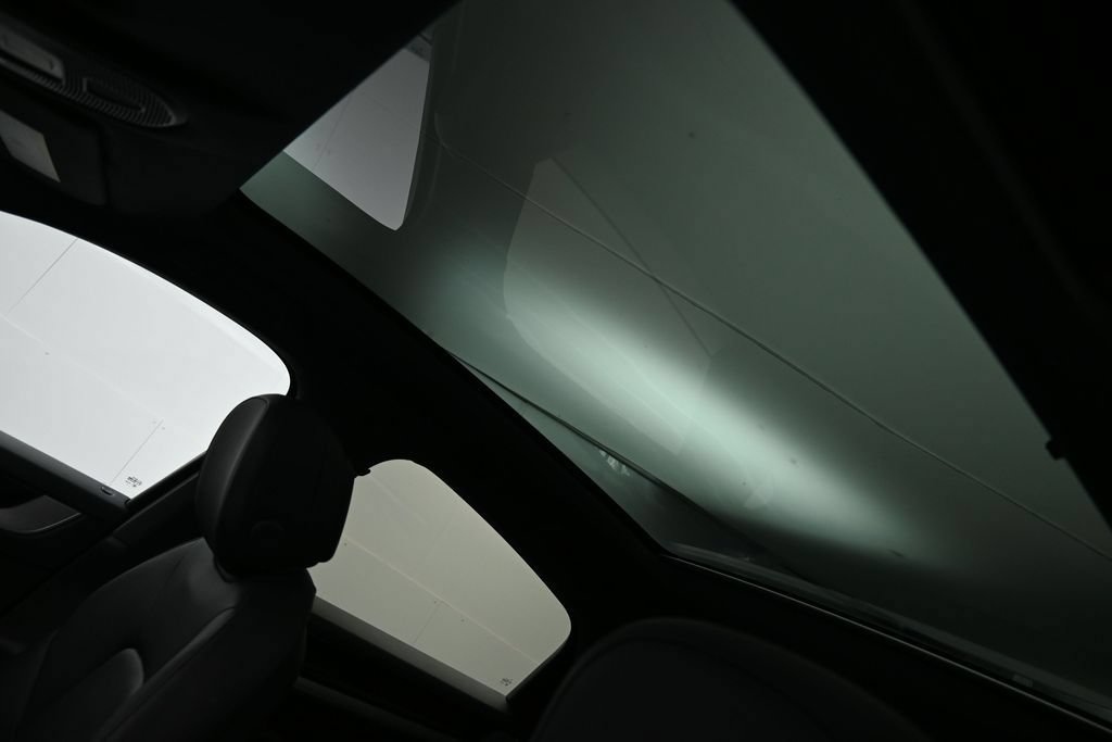 Certified 2024 Porsche Cayenne Coupe AWD/4WD image 10