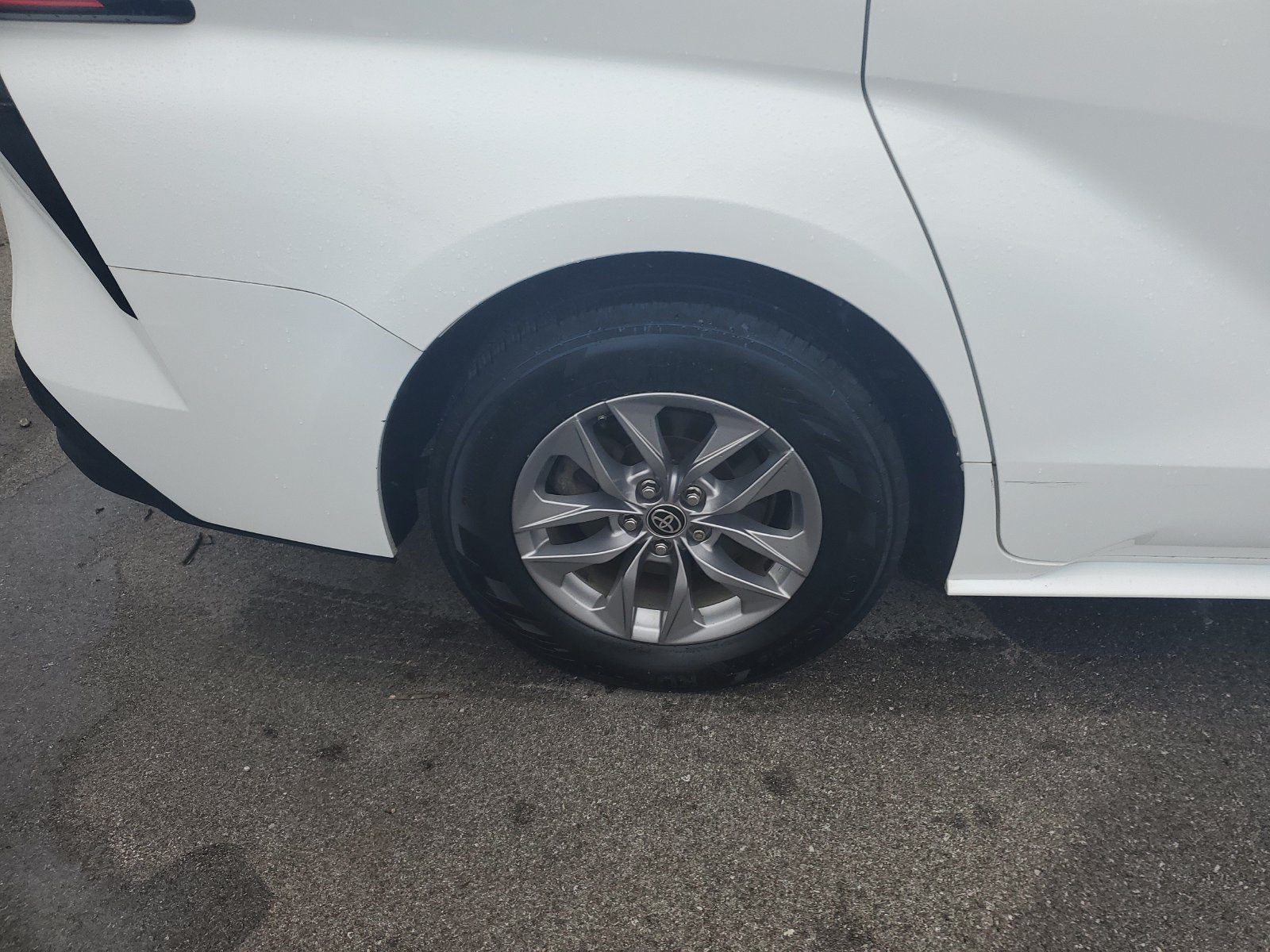 Used 2022 Toyota Sienna LE FWD image 6