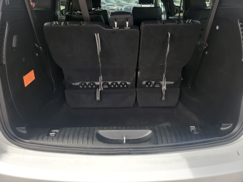 Used 2025 Chrysler Pacifica Select image 32