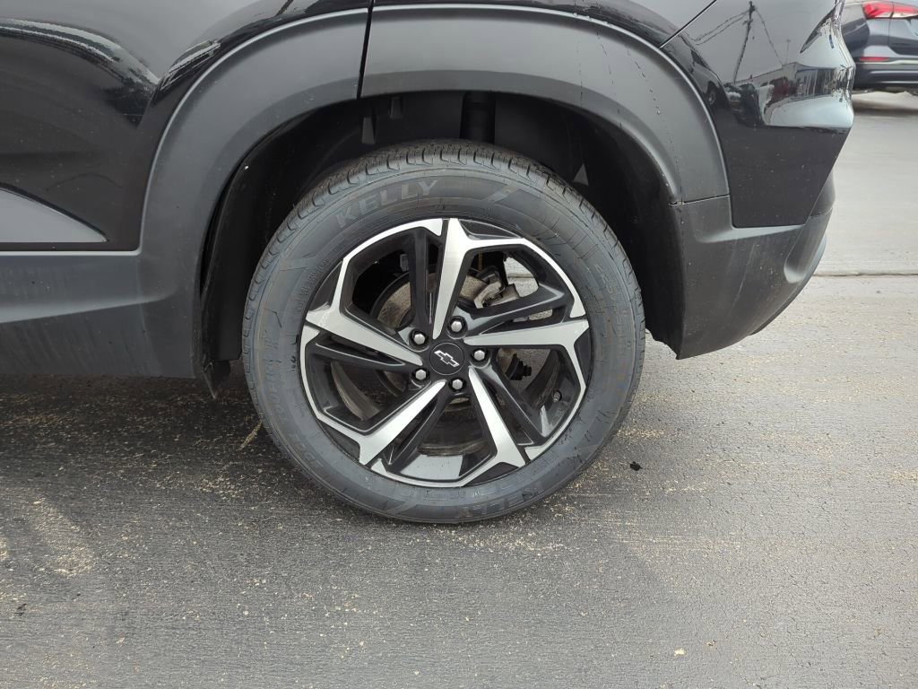 Certified 2023 Chevrolet TrailBlazer RS w/ Sun and Liftgate Package image 16