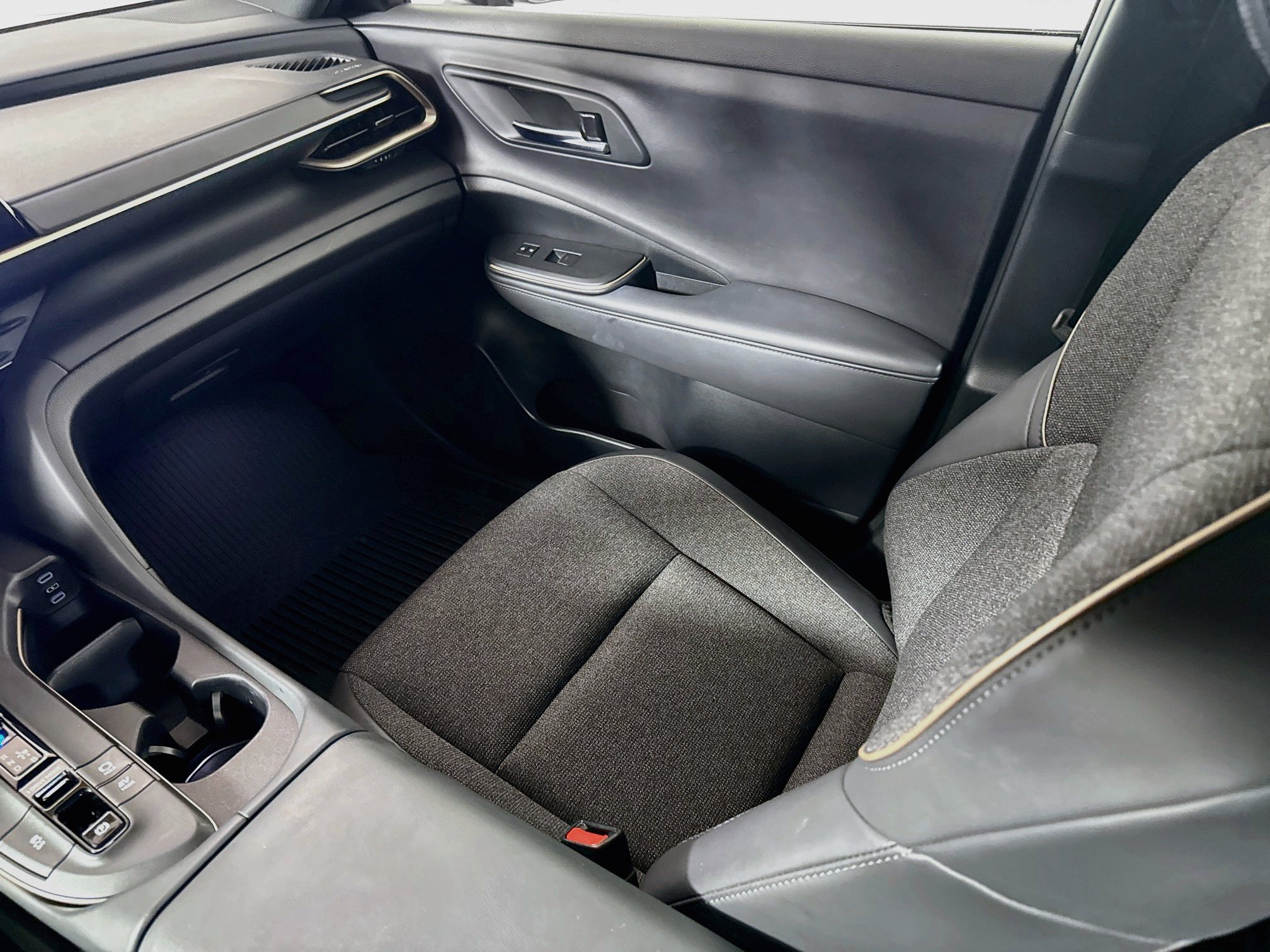 Certified 2023 Toyota Crown AWD/4WD image 21