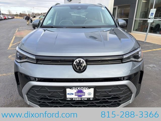 New 2026 Volkswagen Taos SE image 2