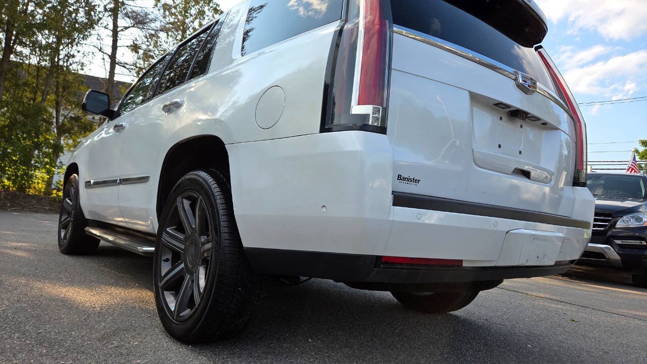 Used 2017 Cadillac Escalade Luxury AWD/4WD image 13