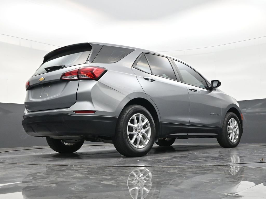 Used 2023 Chevrolet Equinox LS FWD image 24