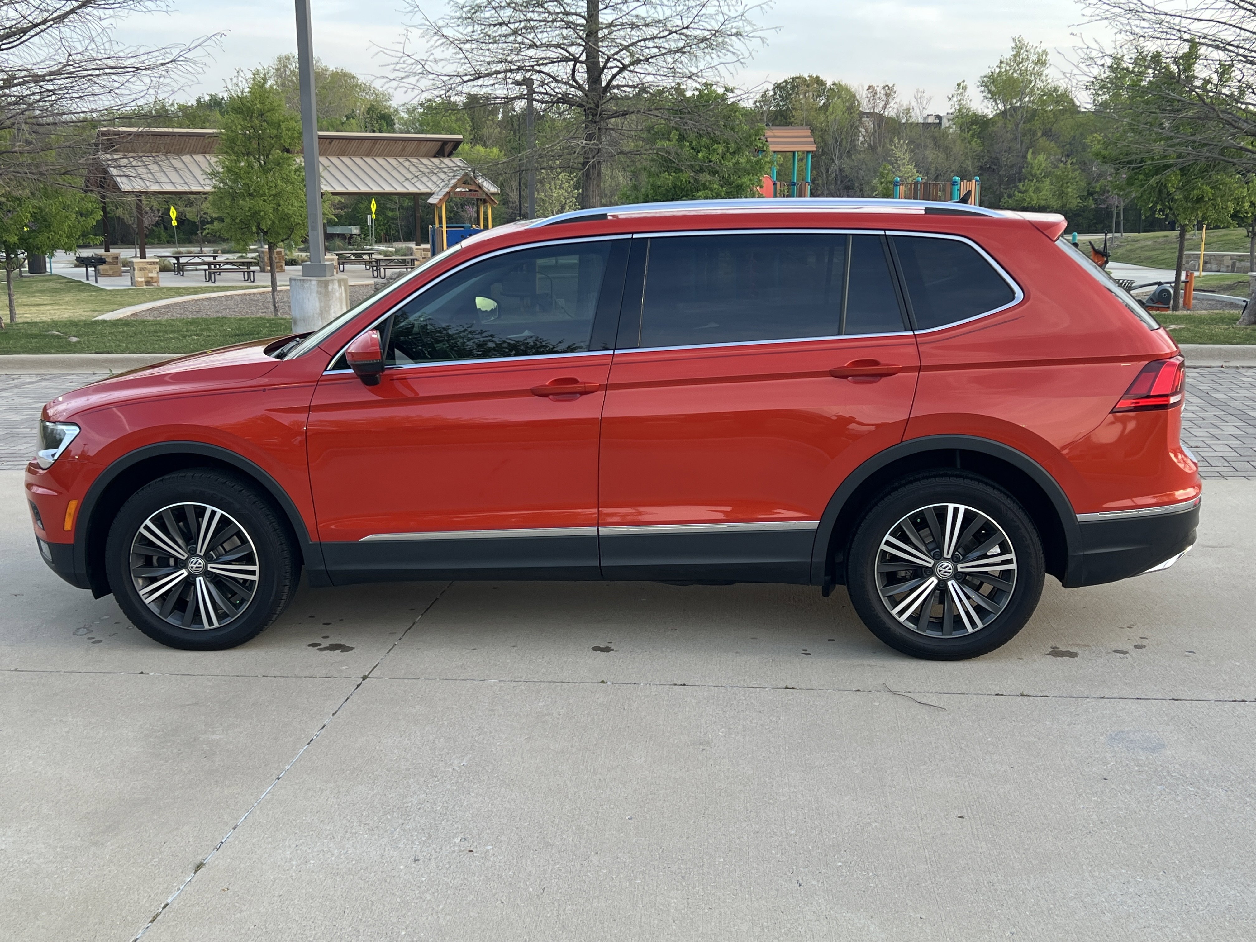 Used 2019 Volkswagen Tiguan SEL image 7