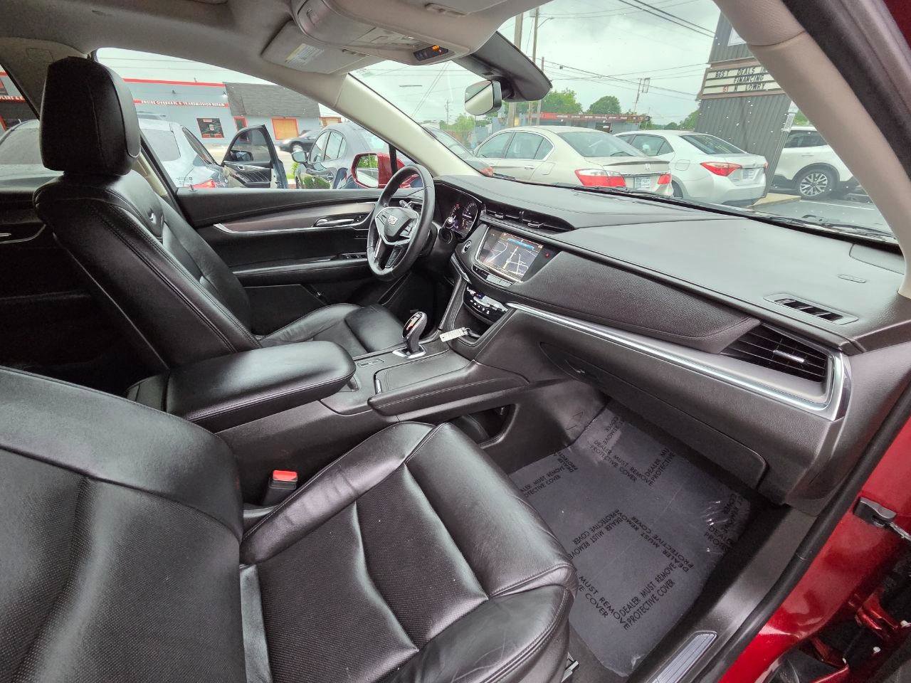 Used 2017 Cadillac XT5 Luxury w/ Driver Awareness Package FWD image 17