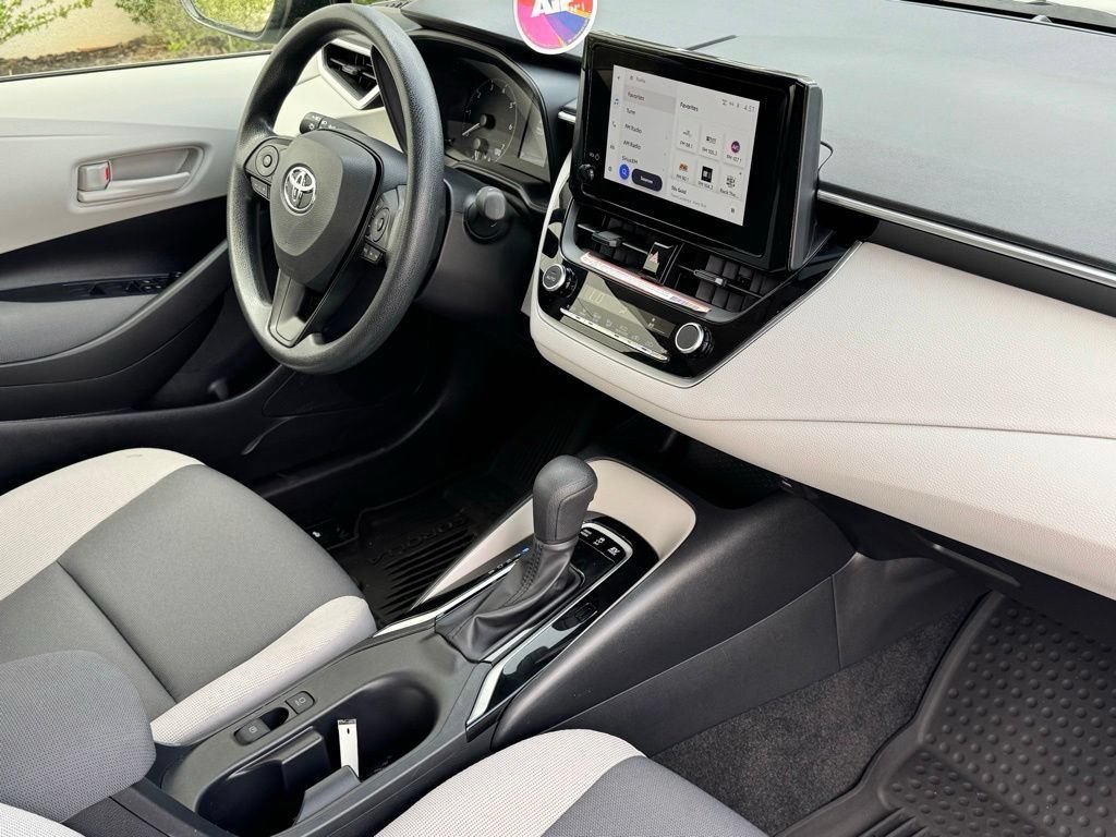 Used 2025 Toyota Corolla LE w/ Convenience Package FWD image 11
