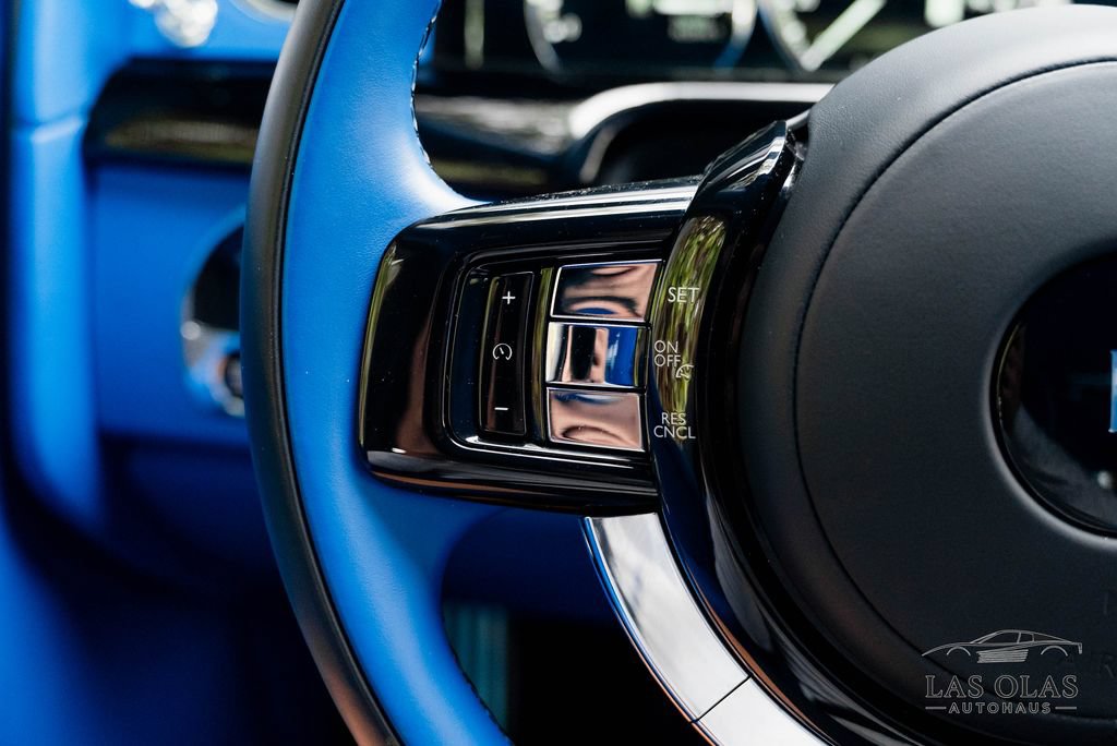 Used 2024 Rolls-Royce Phantom Sedan RWD image 33