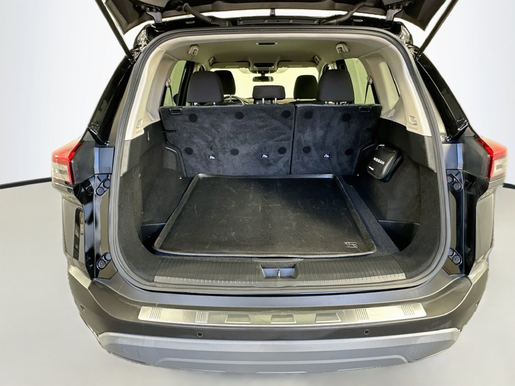 Used 2023 Nissan Rogue SV FWD image 25