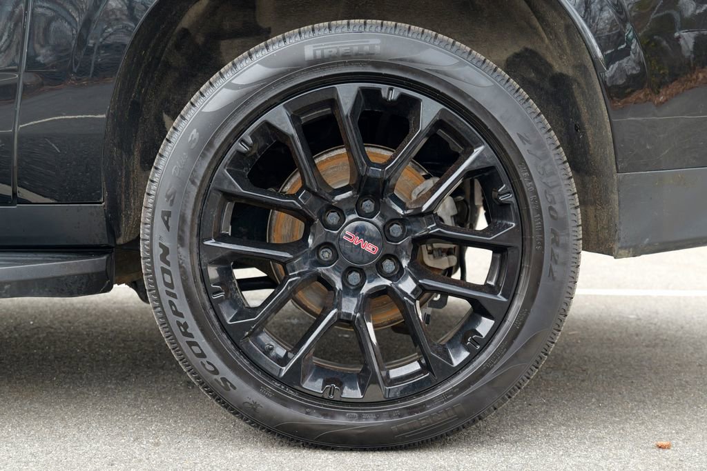 Used 2023 GMC Yukon XL SLT w/ SLT Premium Package image 14