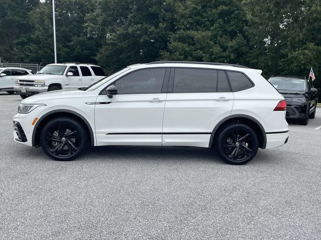 Certified 2024 Volkswagen Tiguan SE R-Line FWD image 5