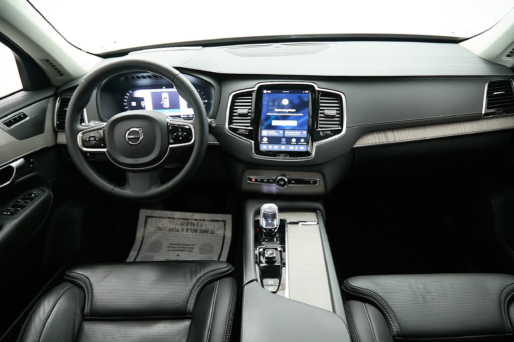 Certified 2023 Volvo XC90 T8 Ultimate w/ Protection Package AWD/4WD image 29