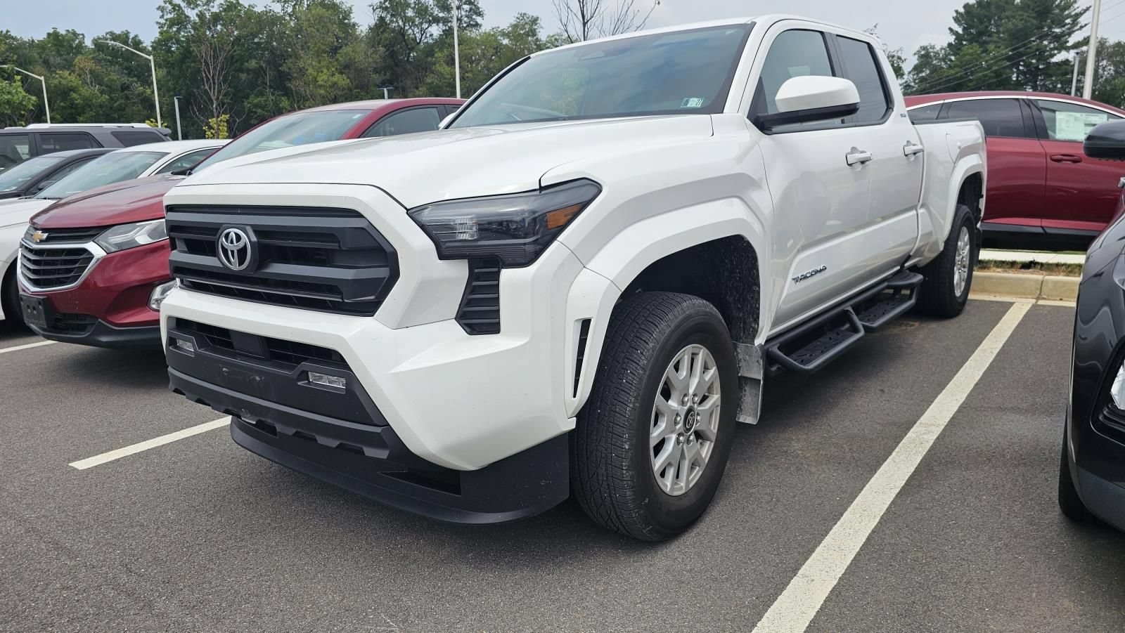Used 2025 Toyota Tacoma SR5 AWD/4WD image 1