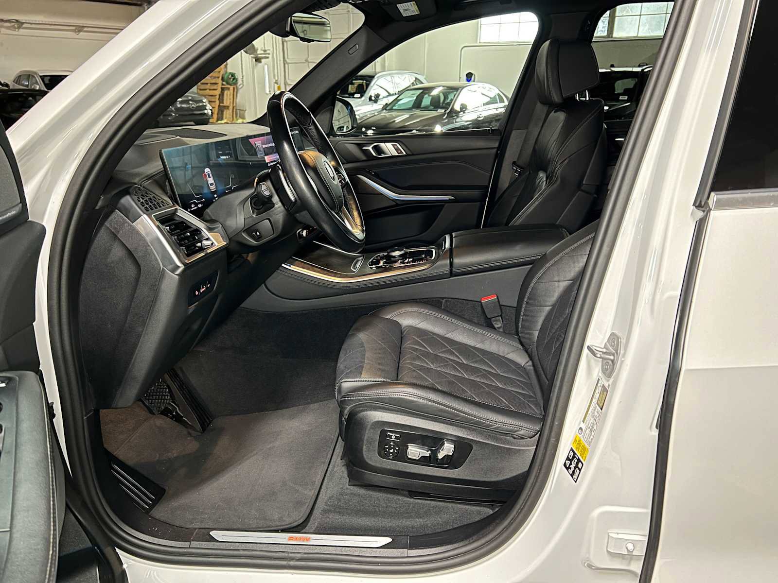 Used 2024 BMW X5 xDrive40i AWD/4WD image 24