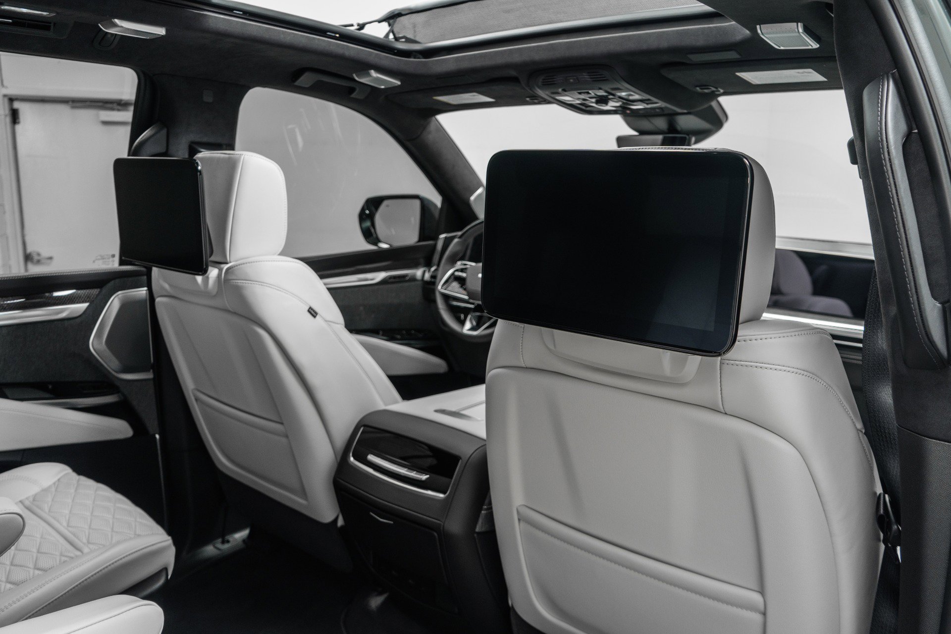 Used 2026 Cadillac Escalade V AWD/4WD image 37