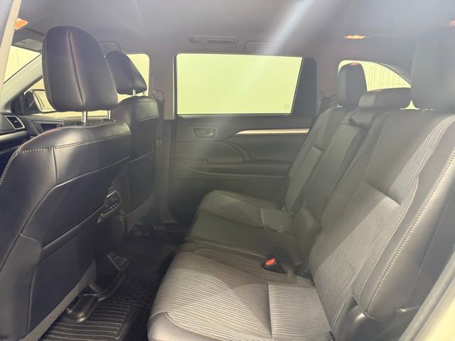 Used 2017 Toyota Highlander Plus FWD image 23