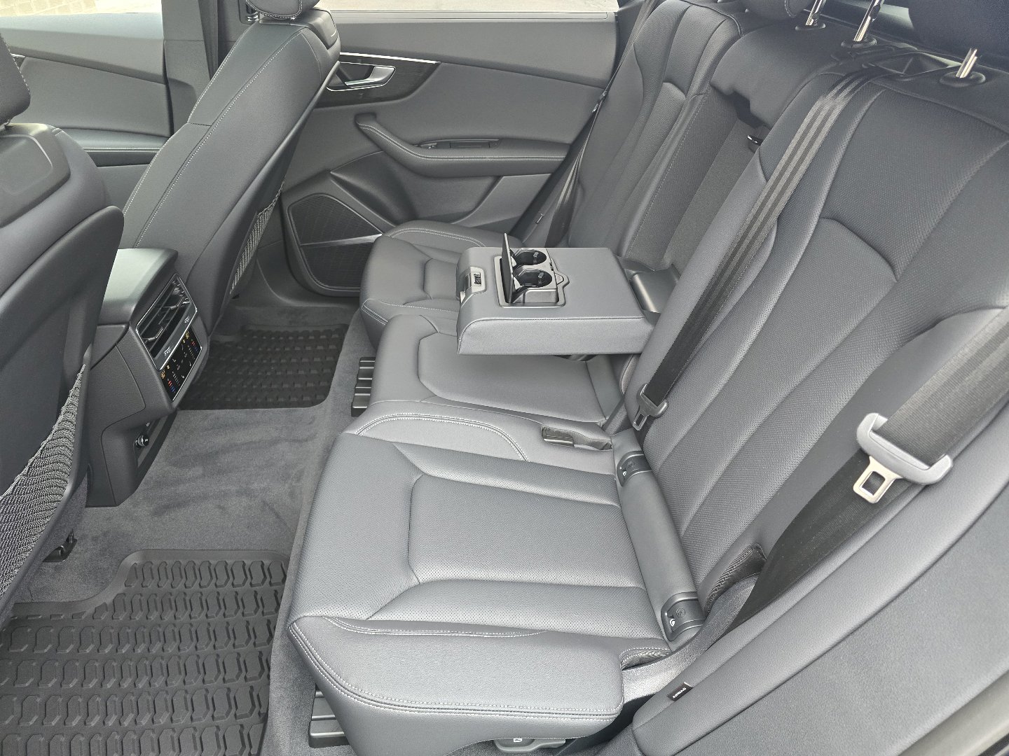 New 2026 Audi Q8 Premium Plus image 36