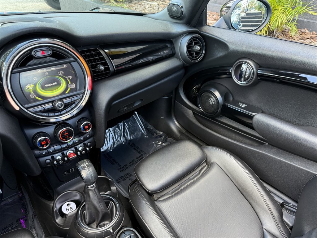 Used 2016 MINI Cooper S image 24