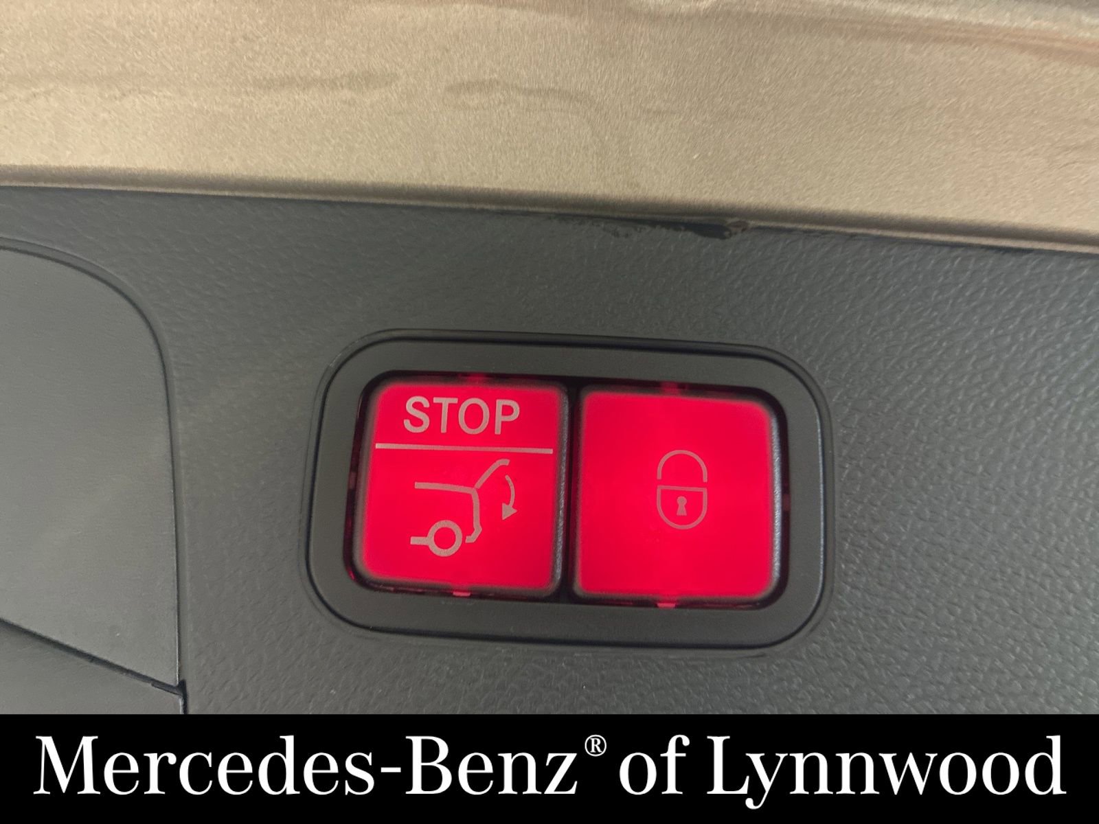 Used 2019 Mercedes-Benz GLC 300 4MATIC image 9