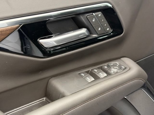 New 2026 Chevrolet Tahoe High Country AWD/4WD image 17