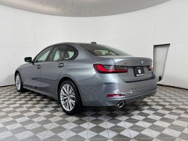 Used 2023 BMW 330i xDrive Sedan w/ Premium Package AWD/4WD image 5