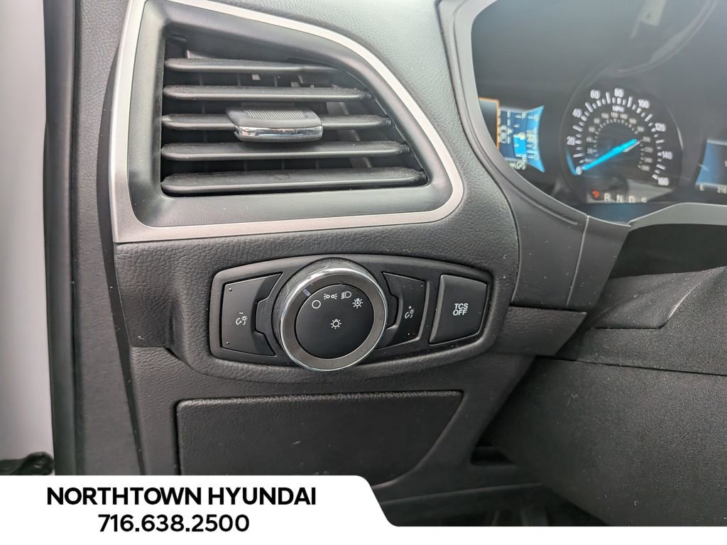 Used 2023 Ford Edge SEL image 26