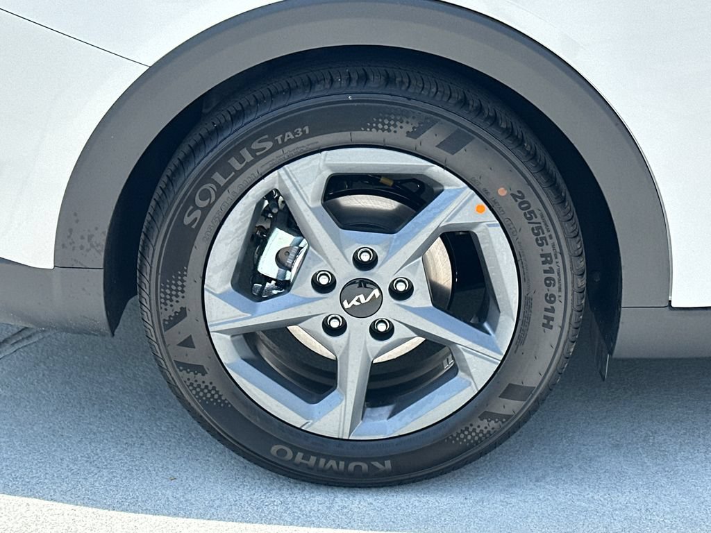 New 2026 Kia K4 FWD image 7