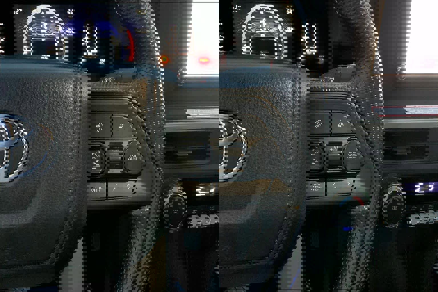 Used 2025 Toyota Tacoma SR image 23