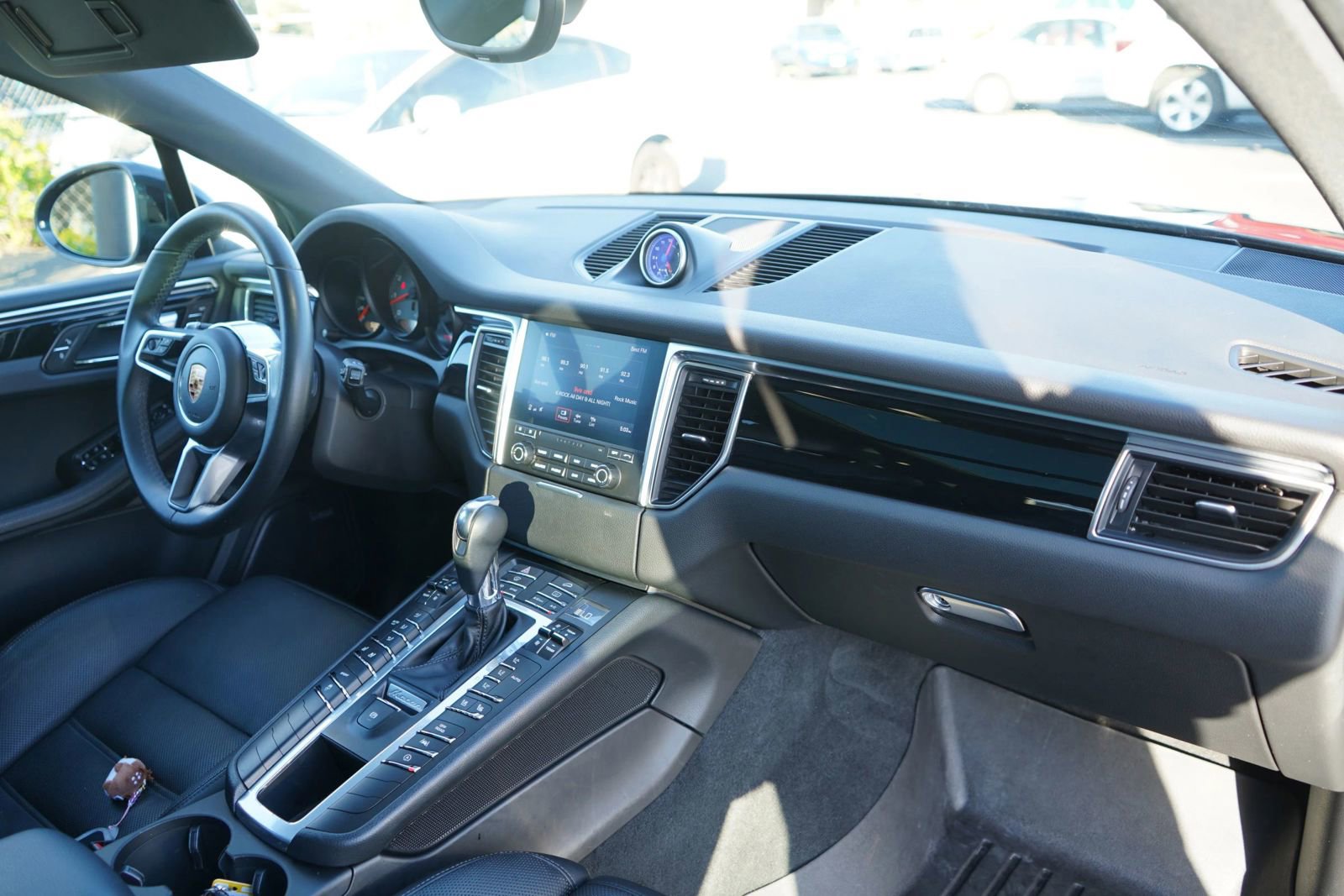 Used 2018 Porsche Macan S image 21