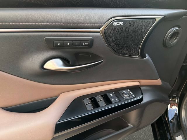 Used 2024 Lexus ES 350 Ultra Luxury w/ Accessory Package (Z2) FWD image 18