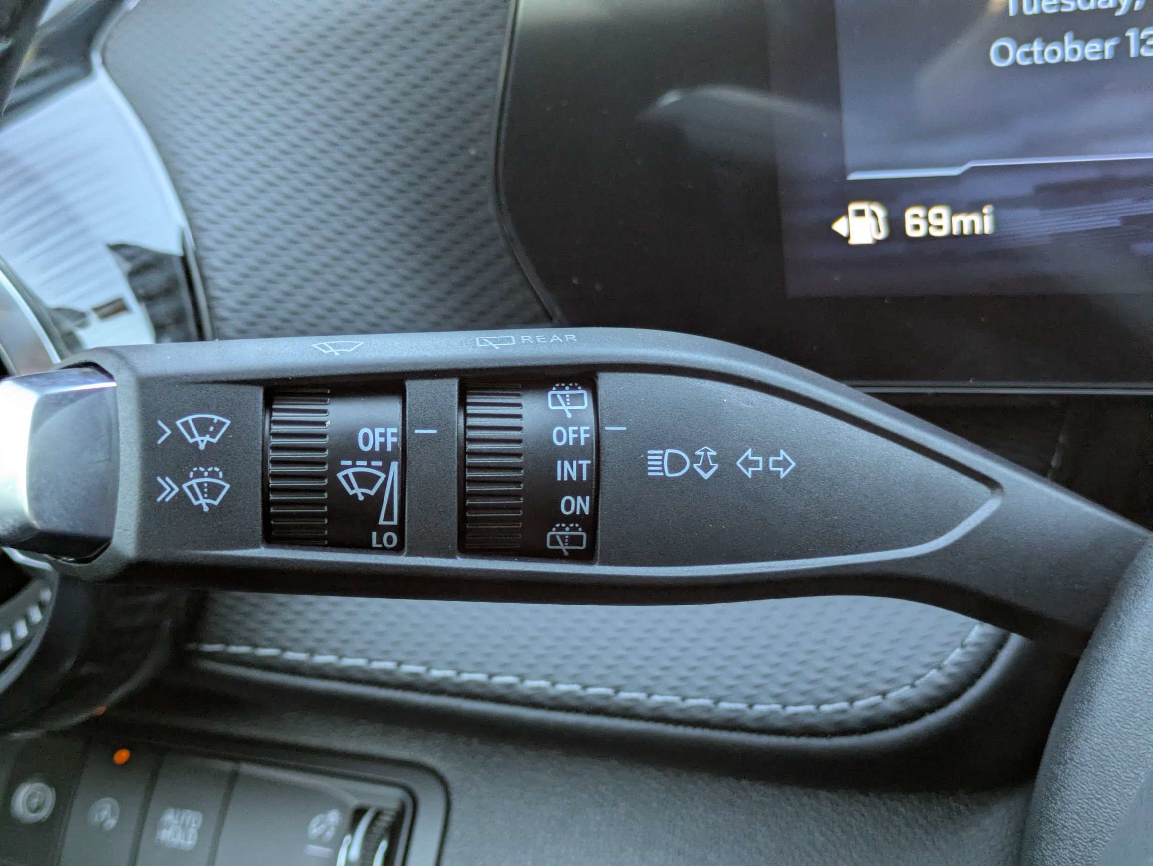 New 2027 Chevrolet Equinox LT w/ Convenience Package II FWD image 19