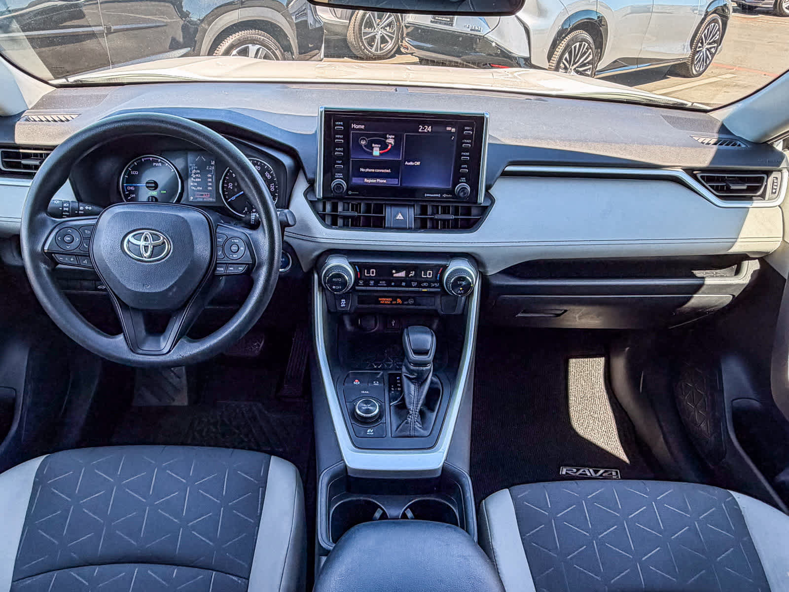Used 2020 Toyota RAV4 XLE w/ Convenience Package image 11
